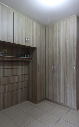 Casa à venda com 220m², 2 quartos e 2 vagasSuíte