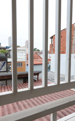 Casa à venda com 220m², 2 quartos e 2 vagasSacada da Suíte