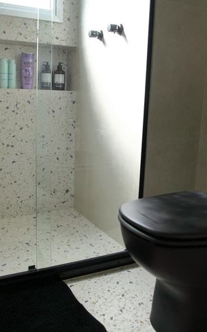 Apartamento para alugar com 93m², 2 quartos e 2 vagasSuíte  - Banheiro 