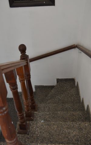 Casa à venda com 220m², 2 quartos e 1 vagaEscada