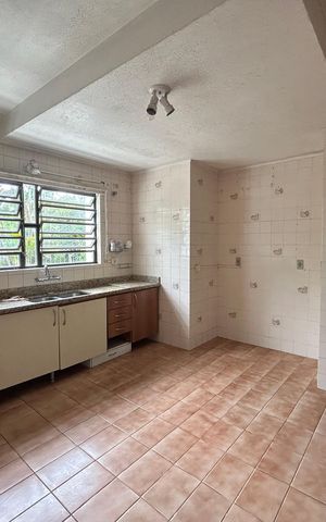 Casa para alugar com 390m², 4 quartos e 2 vagas Casa para alugar com 390m², 4 quartos e 2 vagasCozinha