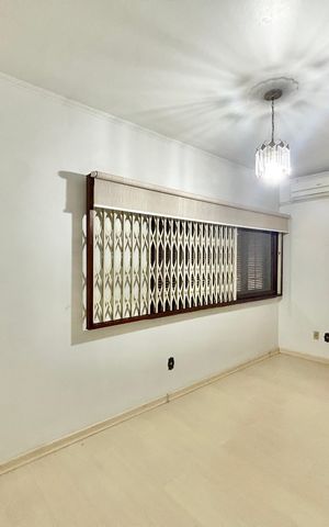 Casa para alugar com 390m², 4 quartos e 2 vagas Casa para alugar com 390m², 4 quartos e 2 vagasQuarto 4