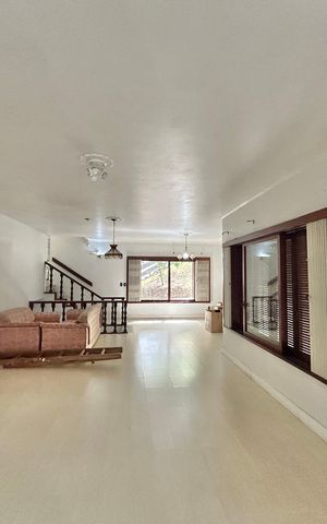 Casa para alugar com 390m², 4 quartos e 2 vagas Casa para alugar com 390m², 4 quartos e 2 vagasSala
