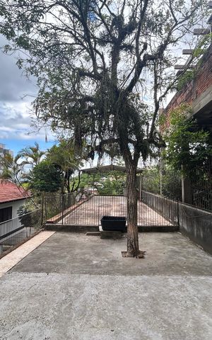 Casa para alugar com 390m², 4 quartos e 2 vagas Casa para alugar com 390m², 4 quartos e 2 vagasPátio