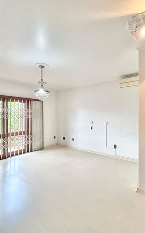 Casa para alugar com 390m², 4 quartos e 2 vagas Casa para alugar com 390m², 4 quartos e 2 vagasSuite