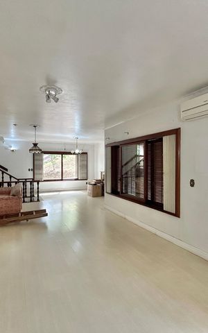 Casa para alugar com 390m², 4 quartos e 2 vagas Casa para alugar com 390m², 4 quartos e 2 vagasSala