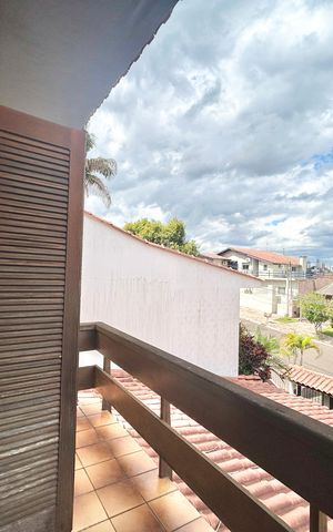 Casa para alugar com 390m², 4 quartos e 2 vagas Casa para alugar com 390m², 4 quartos e 2 vagasSacada