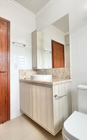 Casa para alugar com 390m², 4 quartos e 2 vagas Casa para alugar com 390m², 4 quartos e 2 vagasBanheiro