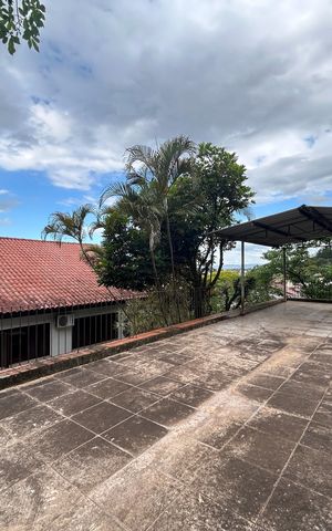 Casa para alugar com 390m², 4 quartos e 2 vagas Casa para alugar com 390m², 4 quartos e 2 vagasPátio