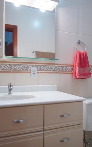 Casa à venda com 220m², 3 quartos e 2 vagasBanheiro da Suíte