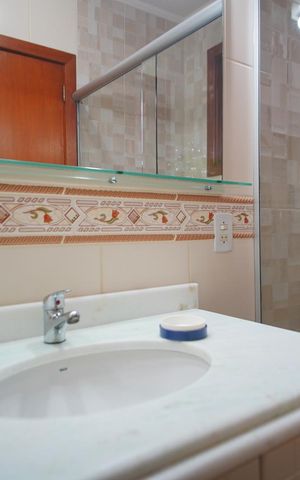 Casa à venda com 220m², 3 quartos e 2 vagasBanheiro Corredor