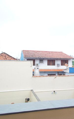 Casa à venda com 220m², 3 quartos e 2 vagasVaranda - Vista