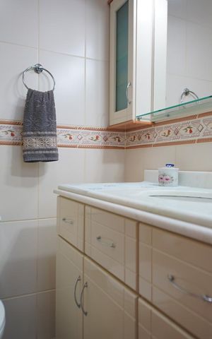 Casa à venda com 220m², 3 quartos e 2 vagasBanheiro Corredor