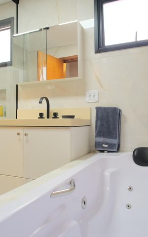 Apartamento à venda com 280m², 4 quartos e 3 vagasBanheiro da Suíte 1