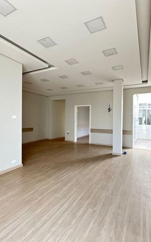 Casa para alugar com 406m², 8 quartos e 1 vaga Casa para alugar com 406m², 8 quartos e 1 vagaSala