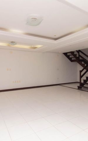 Casa para alugar com 341m², 3 quartos e 8 vagasSala