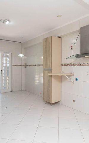 Casa para alugar com 341m², 3 quartos e 8 vagasCozinha