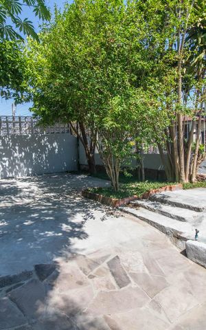 Casa para alugar com 341m², 3 quartos e 8 vagasÁrea Externa