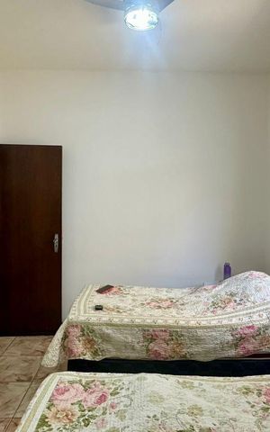 Casa à venda com 527m², 6 quartos e 3 vagas Casa à venda com 527m², 6 quartos e 3 vagasQuarto 3