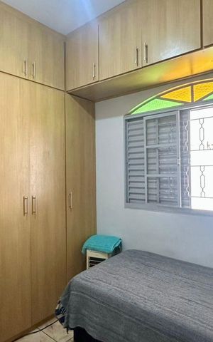 Casa à venda com 527m², 6 quartos e 3 vagas Casa à venda com 527m², 6 quartos e 3 vagasQuarto 1