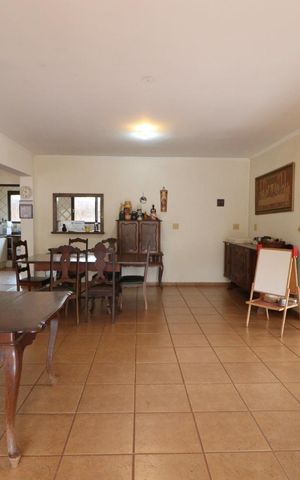Casa para alugar com 560m², 7 quartos e 8 vagas Casa para alugar com 560m², 7 quartos e 8 vagasÁrea comum