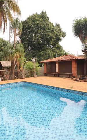 Casa para alugar com 560m², 7 quartos e 8 vagas Casa para alugar com 560m², 7 quartos e 8 vagasÁrea comum - Piscina