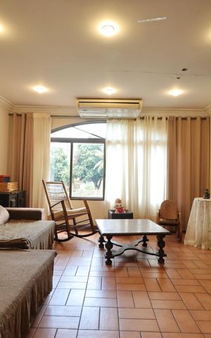 Casa para alugar com 560m², 7 quartos e 8 vagas Casa para alugar com 560m², 7 quartos e 8 vagasSala