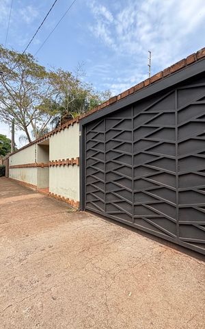 Casa para alugar com 560m², 7 quartos e 8 vagas Casa para alugar com 560m², 7 quartos e 8 vagasFachada