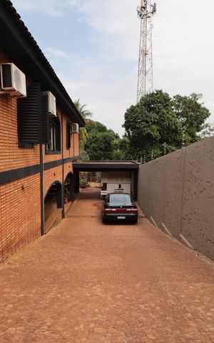Casa para alugar com 560m², 7 quartos e 8 vagas Casa para alugar com 560m², 7 quartos e 8 vagasGaragem