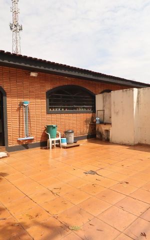 Casa para alugar com 560m², 7 quartos e 8 vagas Casa para alugar com 560m², 7 quartos e 8 vagasÁrea de Serviço
