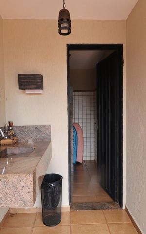 Casa para alugar com 560m², 7 quartos e 8 vagas Casa para alugar com 560m², 7 quartos e 8 vagasBanheiro da Área comum - Piscina