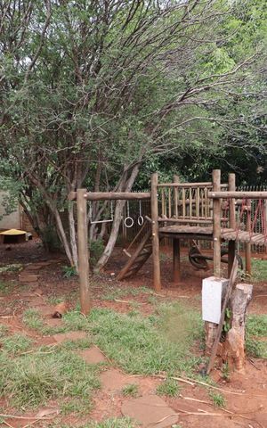 Casa para alugar com 560m², 7 quartos e 8 vagas Casa para alugar com 560m², 7 quartos e 8 vagasPlayground