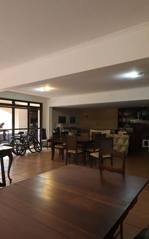 Casa para alugar com 560m², 7 quartos e 8 vagas Casa para alugar com 560m², 7 quartos e 8 vagasÁrea comum