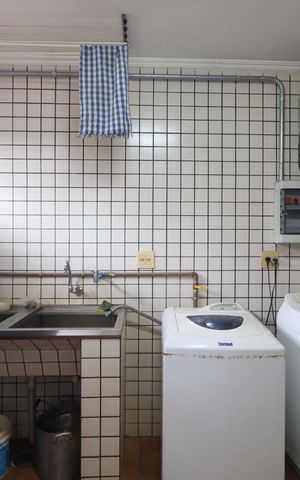 Casa para alugar com 560m², 7 quartos e 8 vagas Casa para alugar com 560m², 7 quartos e 8 vagasÁrea de Serviço 2