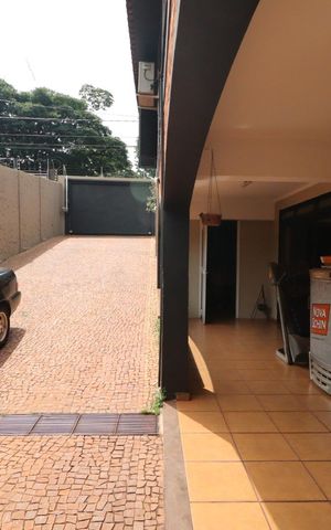 Casa para alugar com 560m², 7 quartos e 8 vagas Casa para alugar com 560m², 7 quartos e 8 vagasGaragem