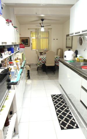 Apartamento à venda com 119m², 2 quartos e 3 vagasCozinha - Armários
