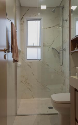 Apartamento à venda com 128m², 3 quartos e 3 vagas Apartamento à venda com 128m², 3 quartos e 3 vagasBanheiro da Suíte 1