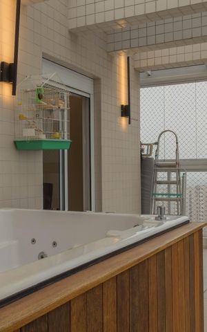 Apartamento à venda com 128m², 3 quartos e 3 vagas Apartamento à venda com 128m², 3 quartos e 3 vagasVaranda