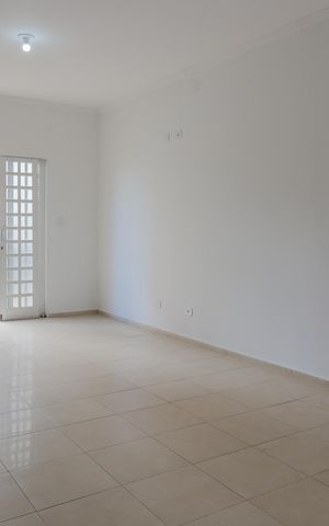 Casa para alugar com 140m², 2 quartos e 2 vagas Casa para alugar com 140m², 2 quartos e 2 vagasSala