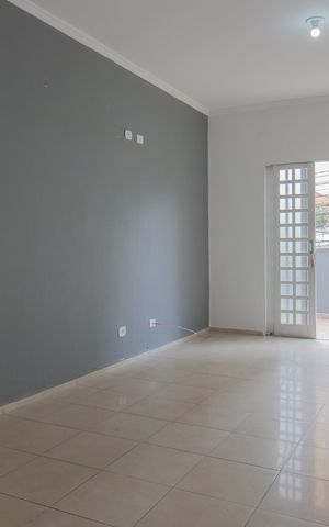 Casa para alugar com 140m², 2 quartos e 2 vagas Casa para alugar com 140m², 2 quartos e 2 vagasSala
