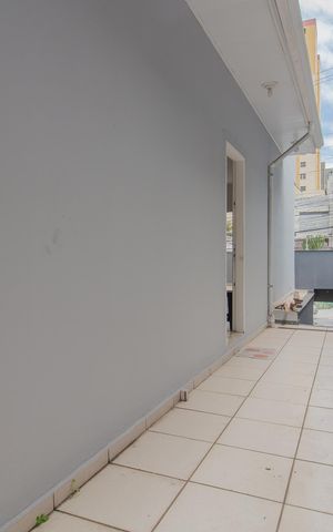 Casa para alugar com 140m², 2 quartos e 2 vagas Casa para alugar com 140m², 2 quartos e 2 vagasCorredor