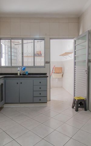 Casa para alugar com 140m², 2 quartos e 2 vagas Casa para alugar com 140m², 2 quartos e 2 vagasCozinha