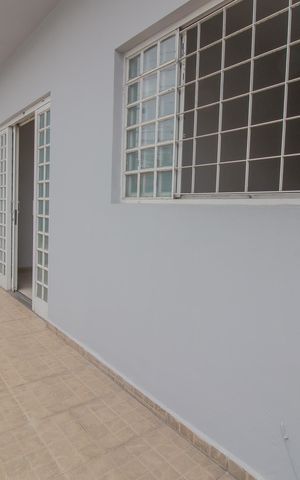 Casa para alugar com 140m², 2 quartos e 2 vagas Casa para alugar com 140m², 2 quartos e 2 vagasSacada