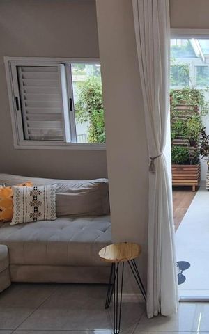 Apartamento à venda com 109m², 2 quartos e 1 vaga Apartamento à venda com 109m², 2 quartos e 1 vagaSala