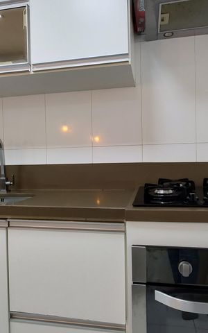 Casa de condomínio para alugar com 200m², 3 quartos e 4 vagas Casa de condomínio para alugar com 200m², 3 quartos e 4 vagasCozinha - Armários