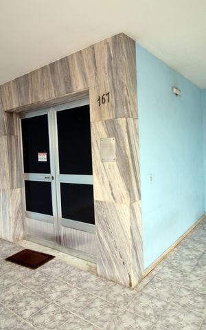 Apartamento à venda com 100m², 3 quartos e 1 vagaFachada e portaria