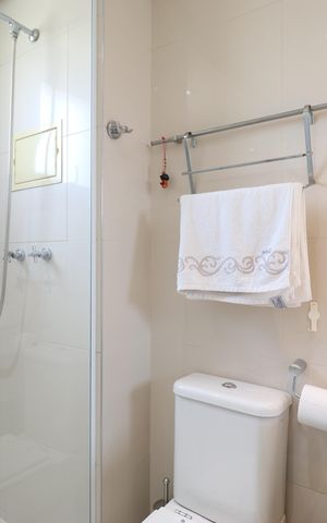 Apartamento para alugar com 187m², 3 quartos e 3 vagasBanheiro da Suíte 1