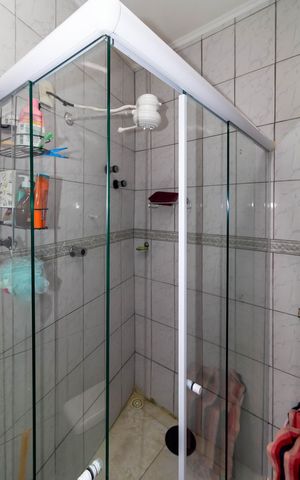 Casa à venda com 195m², 3 quartos e 2 vagas Casa à venda com 195m², 3 quartos e 2 vagasBanheiro 2