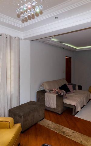 Casa à venda com 195m², 3 quartos e 2 vagas Casa à venda com 195m², 3 quartos e 2 vagasSala