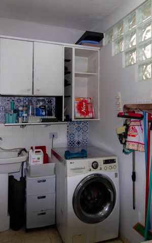 Casa à venda com 195m², 3 quartos e 2 vagas Casa à venda com 195m², 3 quartos e 2 vagasÁrea de Serviço